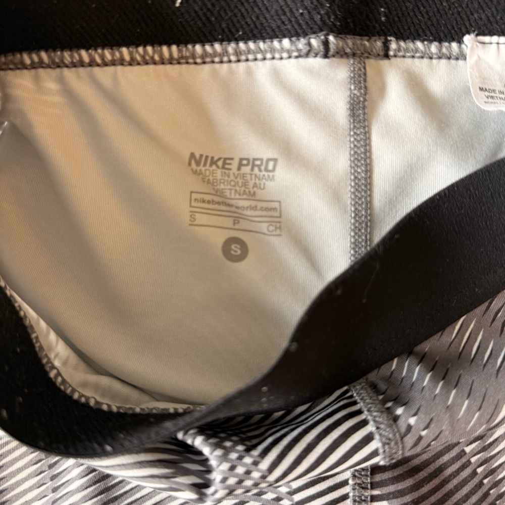 Nike Pro Shorts - Picture 3 of 3